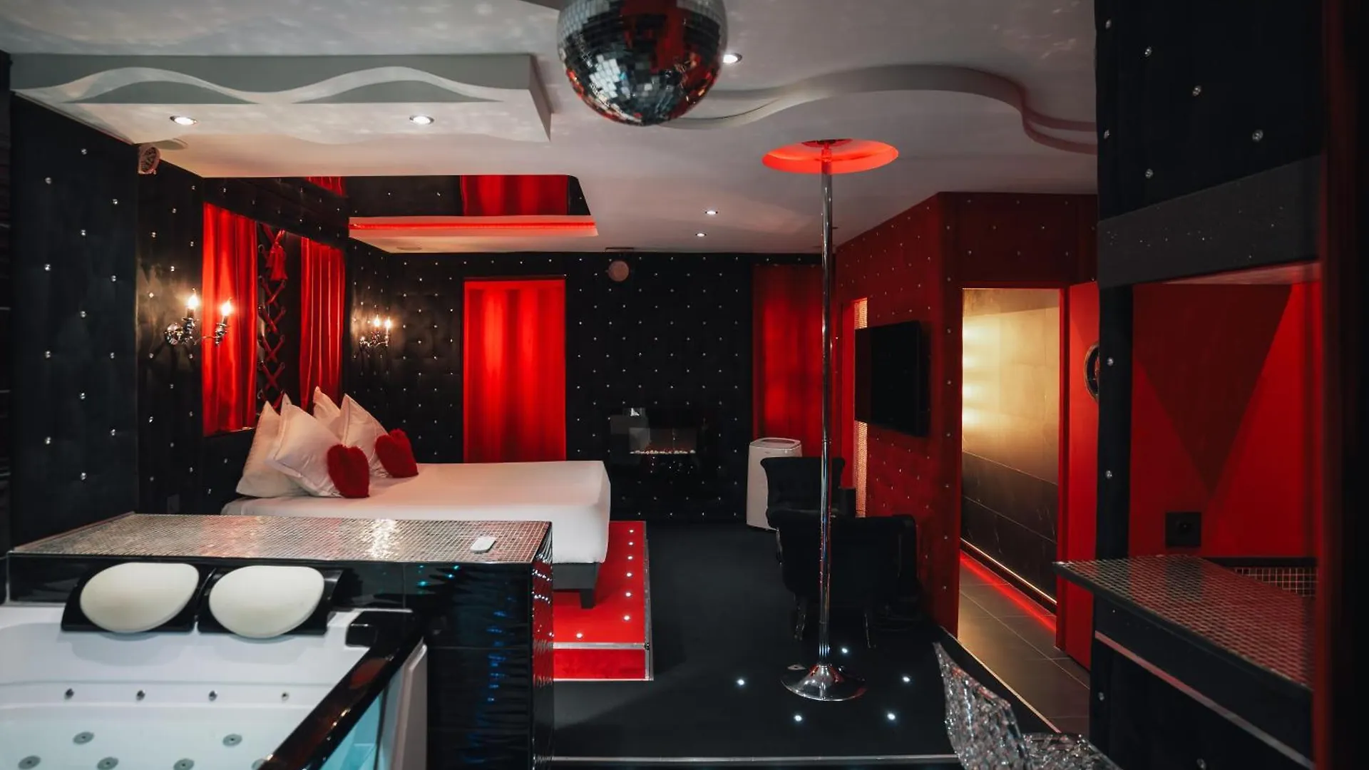 Le Cabaret Vip Spa Lyon 0*,